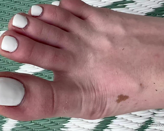 Kinkerbell aka itskinkerbell_feet Foot Fetish - 07-13-2022 OnlyFans Video - Love what the summer does to my feet