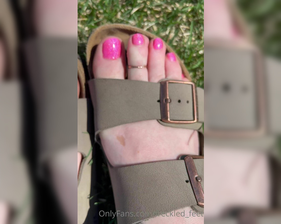 Kinkerbell aka itskinkerbell_feet Foot Fetish - 04-15-2023 OnlyFans Video - My new pedi is to die for