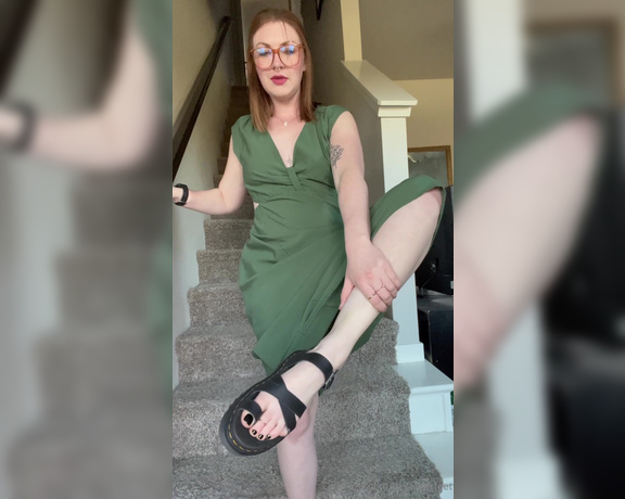 Kinkerbell aka itskinkerbell_feet Foot Fetish - 04-13-2024 OnlyFans Video - Fit check