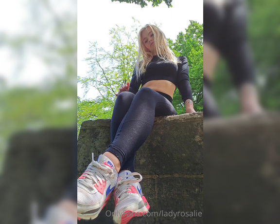 Lady Rosalie aka ladyrosalie Findom - 07-05-2023 OnlyFans Video - Bei Fuß Köter du wirst mir willenlos gehorchen , an der ganz kurzen Leine führe ich