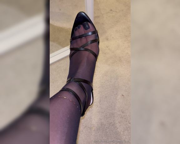 Megy Feet aka megyfeet Foot Fetish - 11-24-2023 OnlyFans Video - Collant  talons