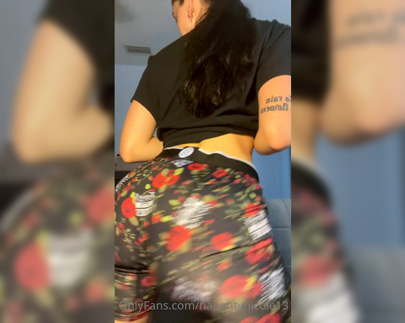 Nicole the Divine aka nicolethedivine Foot Fetish - 11-16-2021 OnlyFans Video - Whos having a good night