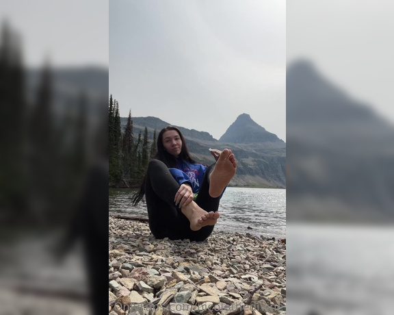 Nicole the Divine aka nicolethedivine Foot Fetish - 08-21-2023 OnlyFans Video - Dirty feet in Glacier national park  who wants to buy the socks I hiked in