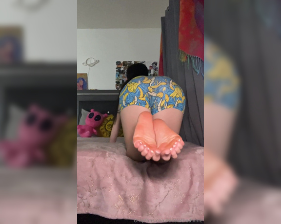 Nicole the Divine aka nicolethedivine Foot Fetish - 02-25-2024 OnlyFans Video - What kind of content would you like to see more for me Feedback from my fans