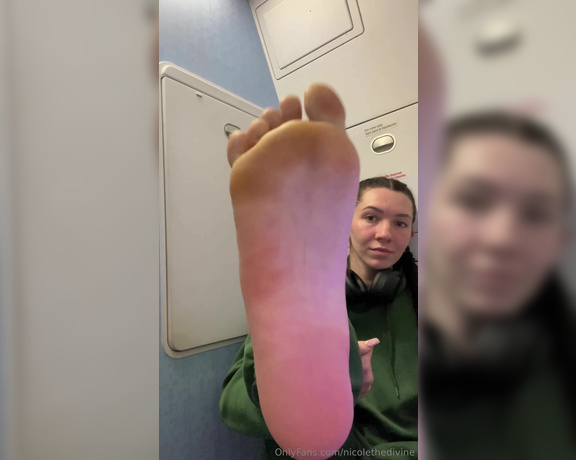 Nicole the Divine aka nicolethedivine Foot Fetish - 03-31-2024 OnlyFans Video - Airplane bathroom fun