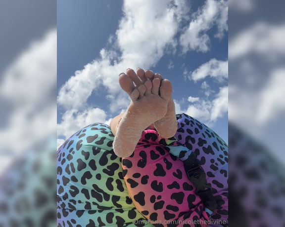 Nicole the Divine aka nicolethedivine Foot Fetish - 10-04-2024 OnlyFans Video - Sunny amp sandy days somewhere in Florida