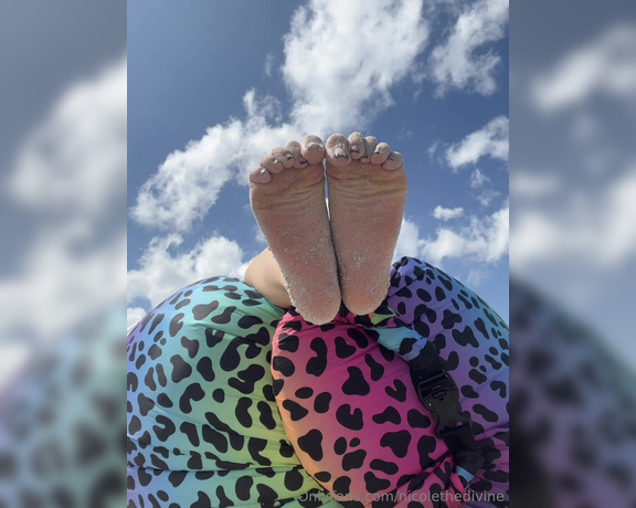 Nicole the Divine aka nicolethedivine Foot Fetish - 10-04-2024 OnlyFans Video - Sunny amp sandy days somewhere in Florida