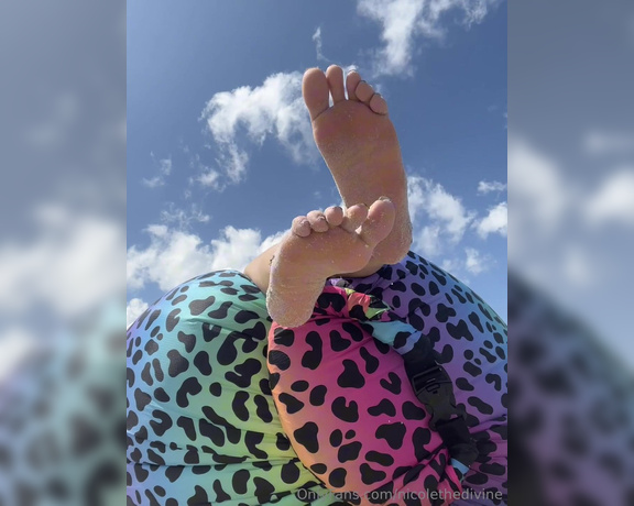 Nicole the Divine aka nicolethedivine Foot Fetish - 10-04-2024 OnlyFans Video - Sunny amp sandy days somewhere in Florida