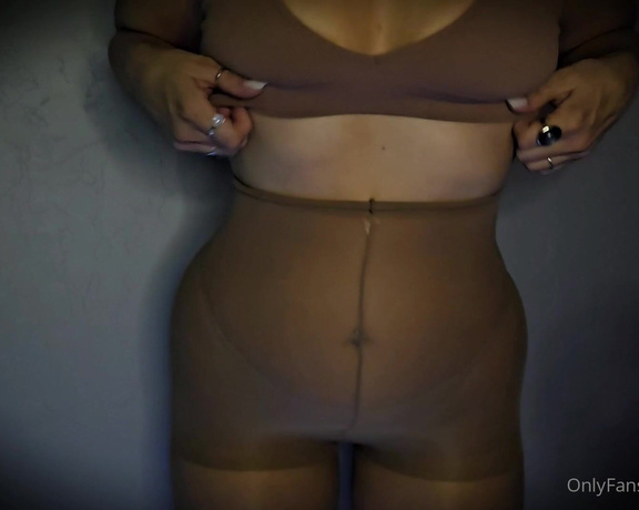 Nyx the Goddess aka nyxnoise Foot Fetish - 09-12-2023 OnlyFans Video - ASMR in my lace thong and waist high stockings _headphones on my loves   XOXOX