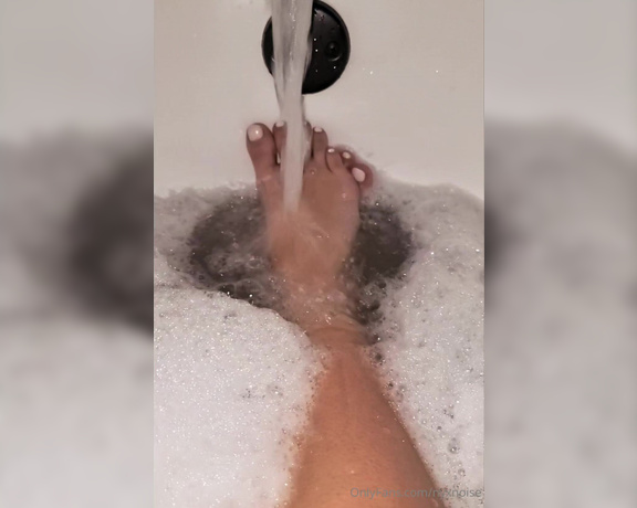 Nyx the Goddess aka nyxnoise Foot Fetish - 06-23-2024 OnlyFans Video - warm and soapy toes asmr  a quick lil sunday vibe