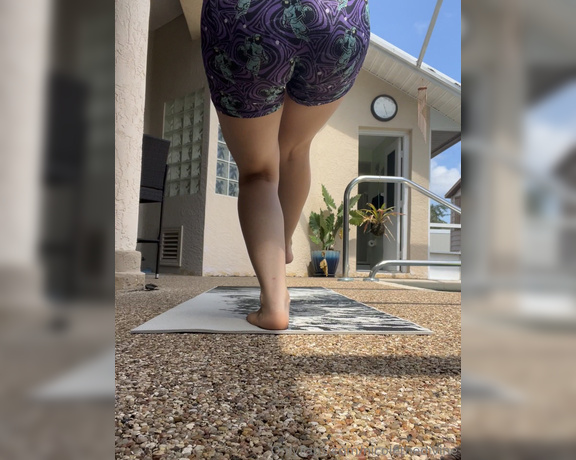 Nicole the Divine aka nicolethedivine Foot Fetish - 09-21-2024 OnlyFans Video - Love getting some fresh air while I get a good stretch in