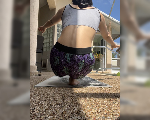 Nicole the Divine aka nicolethedivine Foot Fetish - 09-21-2024 OnlyFans Video - Love getting some fresh air while I get a good stretch in