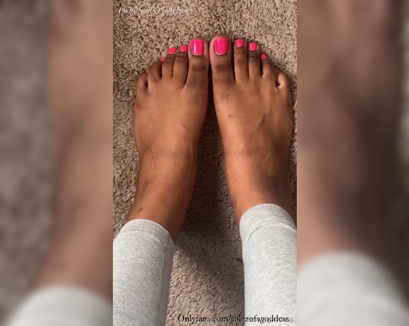 Pretty Solez aka solezofagoddess Foot Fetish - 09-07-2023 OnlyFans Video - I love this color on my feet