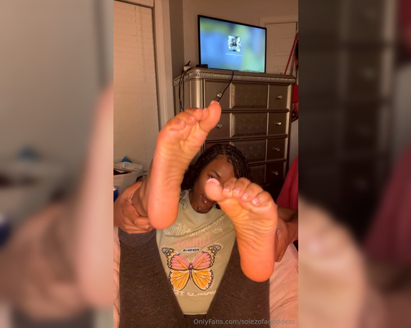 Pretty Solez aka solezofagoddess Foot Fetish - 04-08-2024 OnlyFans Video - Goddess Pretty Soul and her Pretty Soles