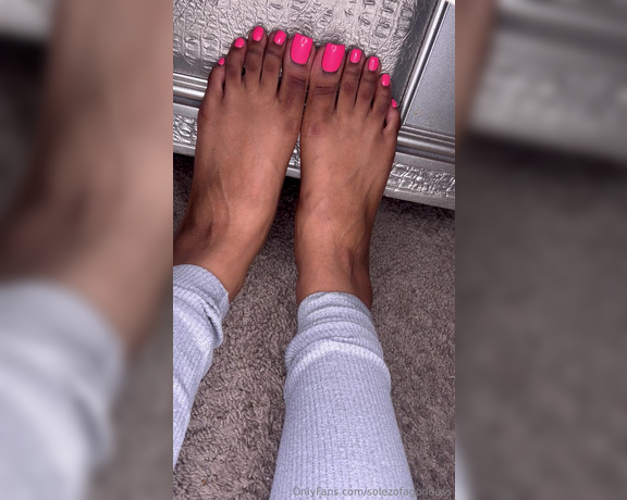 Pretty Solez aka solezofagoddess Foot Fetish - 05-27-2024 OnlyFans Video - Got you under my spell