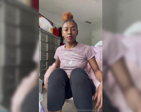 Pretty Solez aka solezofagoddess Foot Fetish - 07-07-2024 OnlyFans Video - Worship my soft soles boy