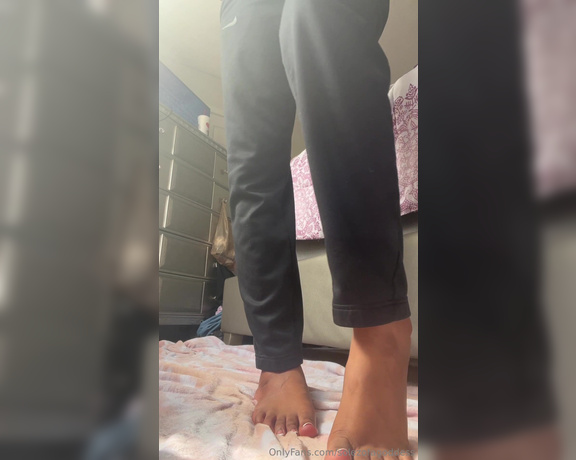 Pretty Solez aka solezofagoddess Foot Fetish - 10-09-2024 OnlyFans Video - Soles and frenchies