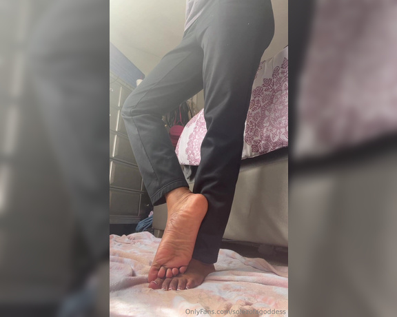 Pretty Solez aka solezofagoddess Foot Fetish - 10-09-2024 OnlyFans Video - Soles and frenchies