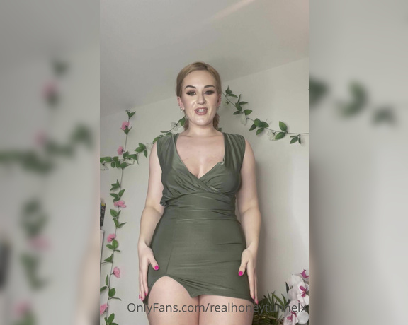 Realhoneytunnelx aka realhoneytunnelx Findom - 01-09-2022 OnlyFans Video - Getting my pussy rubbed and fingered under the table whilst at a fancy restaurant for dinner