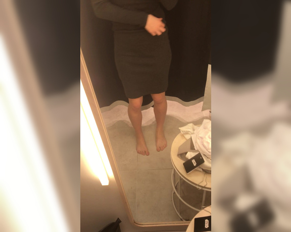 Red  Queen aka red_queen_94 Femdom - 12-14-2019 OnlyFans Video - A sneak peek into a fitting room