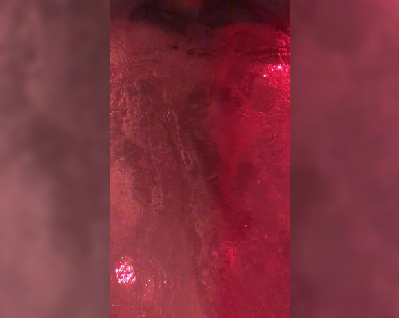 Red  Queen aka red_queen_94 Femdom - 02-28-2020 OnlyFans Video - Watch me enjoy jacuzzi