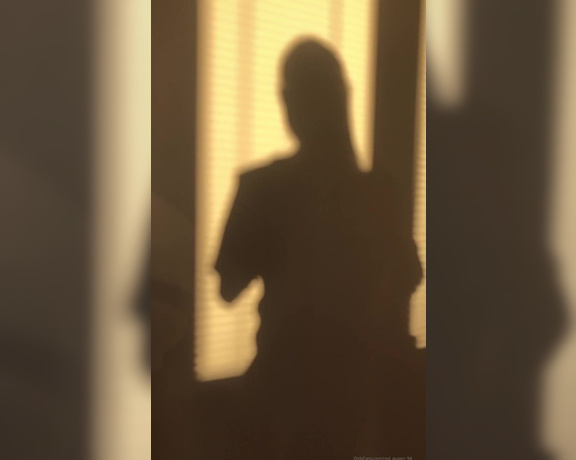 Red  Queen aka red_queen_94 Femdom - 03-30-2020 OnlyFans Video - Playing with the shadow