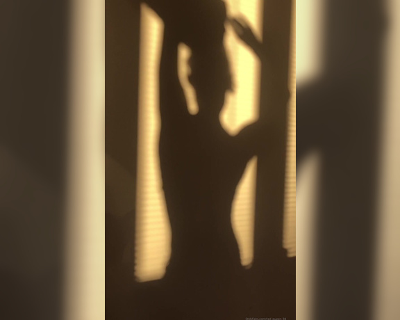 Red  Queen aka red_queen_94 Femdom - 03-30-2020 OnlyFans Video - Playing with the shadow