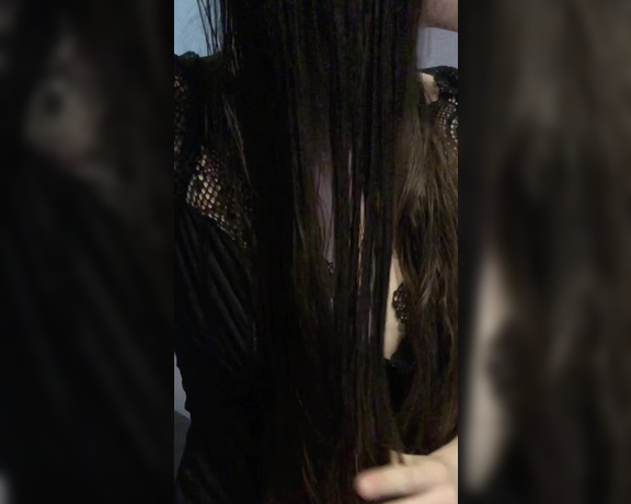 Red  Queen aka red_queen_94 Femdom - 12-26-2019 OnlyFans Video - Watch me while I brush my hair