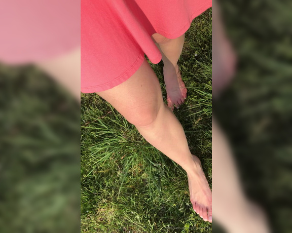 Red  Queen aka red_queen_94 Femdom - 04-18-2020 OnlyFans Video - Finally walking barefoot