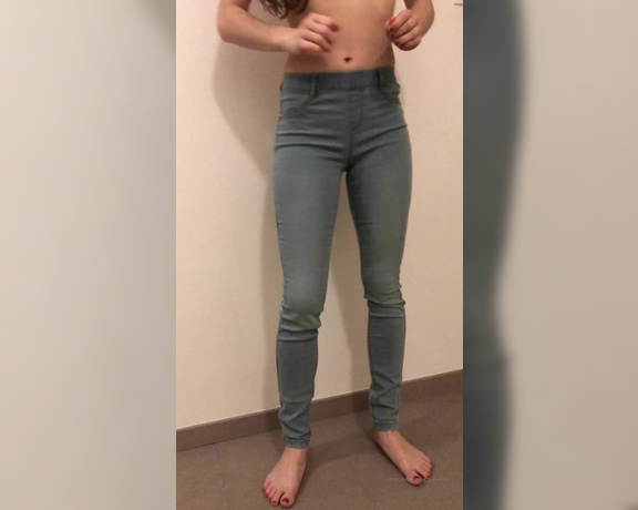 Red  Queen aka red_queen_94 Femdom - 01-31-2020 OnlyFans Video - My new pair of jeans