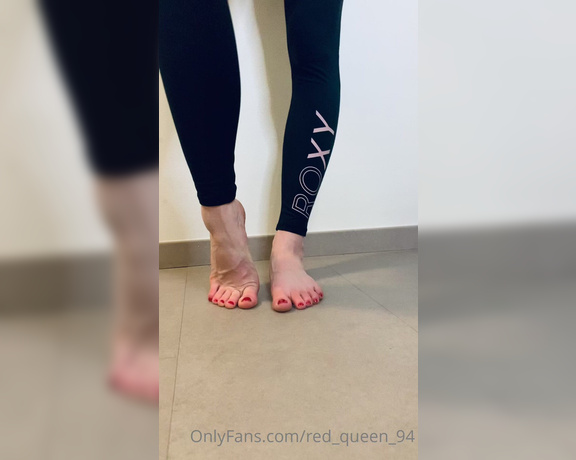 Red  Queen aka red_queen_94 Femdom - 01-12-2022 OnlyFans Video - Come lick off the sock lint after my workout in the gym