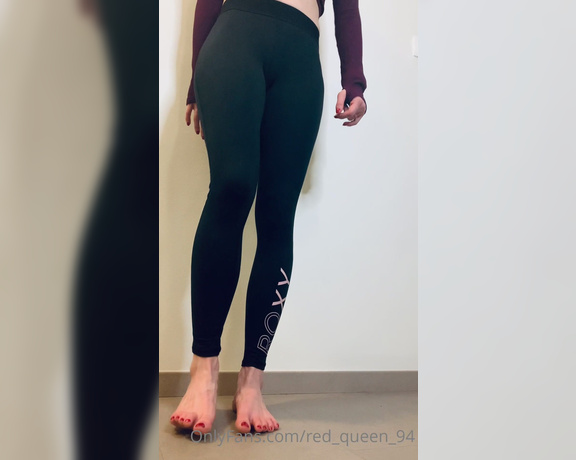 Red  Queen aka red_queen_94 Femdom - 01-12-2022 OnlyFans Video - Come lick off the sock lint after my workout in the gym