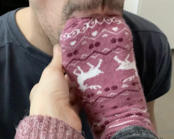 Red  Queen aka red_queen_94 Femdom - 12-30-2020 OnlyFans Video - My Christmas socks in your face