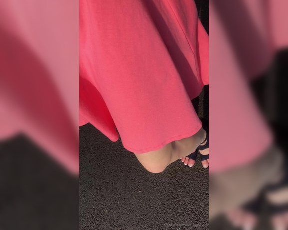 Red  Queen aka red_queen_94 Femdom - 04-18-2020 OnlyFans Video - Walking in my heels