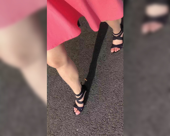 Red  Queen aka red_queen_94 Femdom - 04-18-2020 OnlyFans Video - Walking in my heels