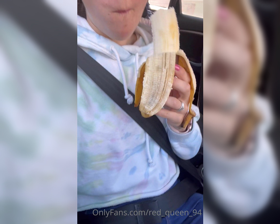 Red  Queen aka red_queen_94 Femdom - 09-02-2022 OnlyFans Video - Off to the airport Im hot even eating a banana