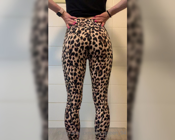 Red  Queen aka red_queen_94 Femdom - 07-18-2022 OnlyFans Video - My sweaty post workout leggings Want to sniff