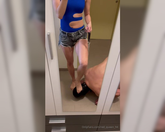 Red  Queen aka red_queen_94 Femdom - 09-17-2023 OnlyFans Video - Cucky puts on my hotwife anklet and kisses my foot goodbye The fun can begin