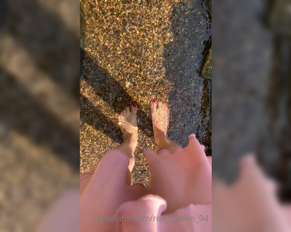 Red  Queen aka red_queen_94 Femdom - 08-11-2020 OnlyFans Video - Who likes my feet