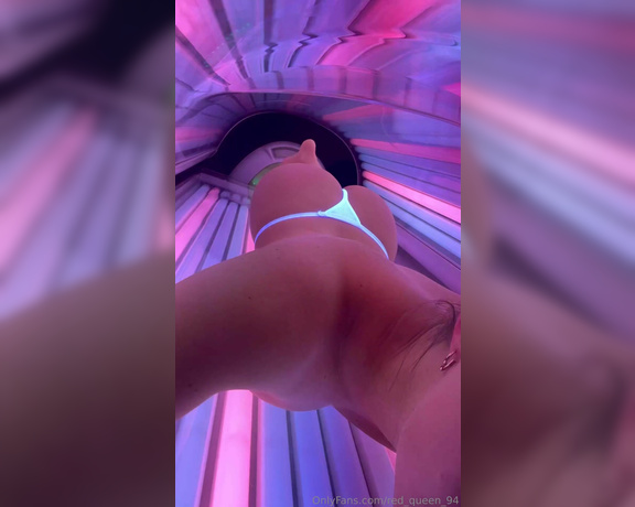 Red  Queen aka red_queen_94 Femdom - 06-03-2024 OnlyFans Video - Tanning While youre working Working for me So you can send more to me Its my