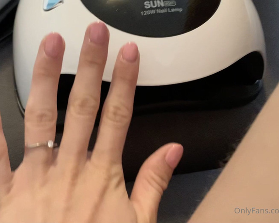 Red  Queen aka red_queen_94 Femdom - 09-27-2020 OnlyFans Video - Cucky doing my nails to get me ready for my date with another man