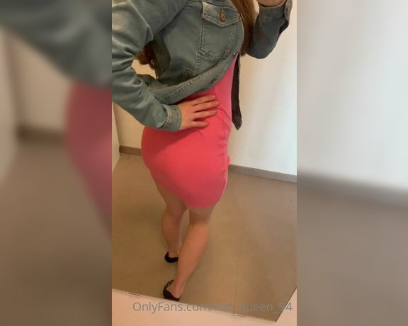 Red  Queen aka red_queen_94 Femdom - 06-10-2020 OnlyFans Video - OOTD Am I hot Or am I hot