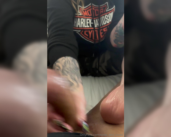 PAWS and KLAWS aka paws_and_klaws Foot Fetish - 04-21-2024 OnlyFans Video - Part 2 of him making me work for that nutt