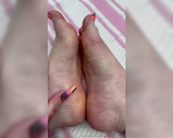 PAWS and KLAWS aka paws_and_klaws Foot Fetish - 05-04-2024 OnlyFans Video - Cum catchers