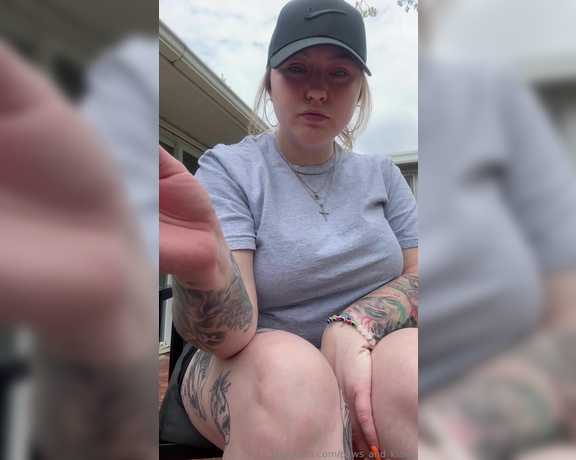 PAWS and KLAWS aka paws_and_klaws Foot Fetish - 05-04-2024 OnlyFans Video - I know my neighbors always sees me playing outside  wouldnt you just love to be