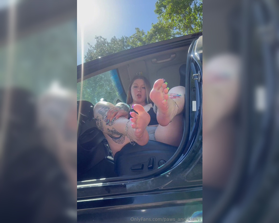 PAWS and KLAWS aka paws_and_klaws Foot Fetish - 05-20-2024 OnlyFans Video - Thought about you before I went into the grocery store