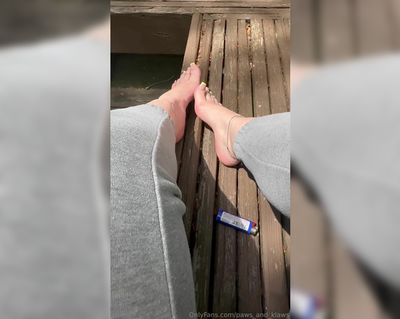 PAWS and KLAWS aka paws_and_klaws Foot Fetish - 05-23-2024 OnlyFans Video - On my lunch break amp figured yall should see the new pedi first  This is