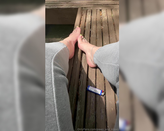 PAWS and KLAWS aka paws_and_klaws Foot Fetish - 05-23-2024 OnlyFans Video - On my lunch break amp figured yall should see the new pedi first  This is