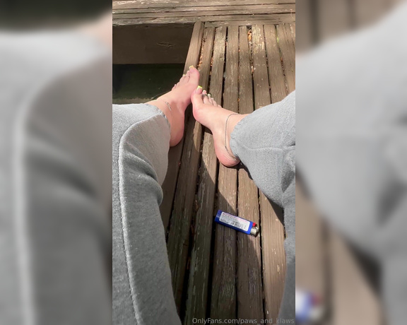 PAWS and KLAWS aka paws_and_klaws Foot Fetish - 05-23-2024 OnlyFans Video - On my lunch break amp figured yall should see the new pedi first  This is