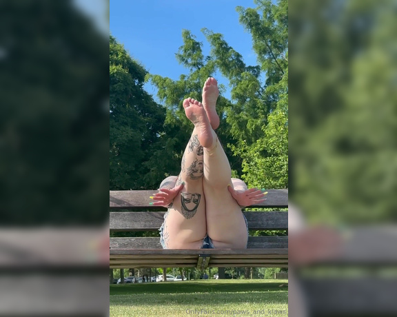 PAWS and KLAWS aka paws_and_klaws Foot Fetish - 06-09-2024 OnlyFans Video - Went for a walk but had to throw these soles up in the wind real quick